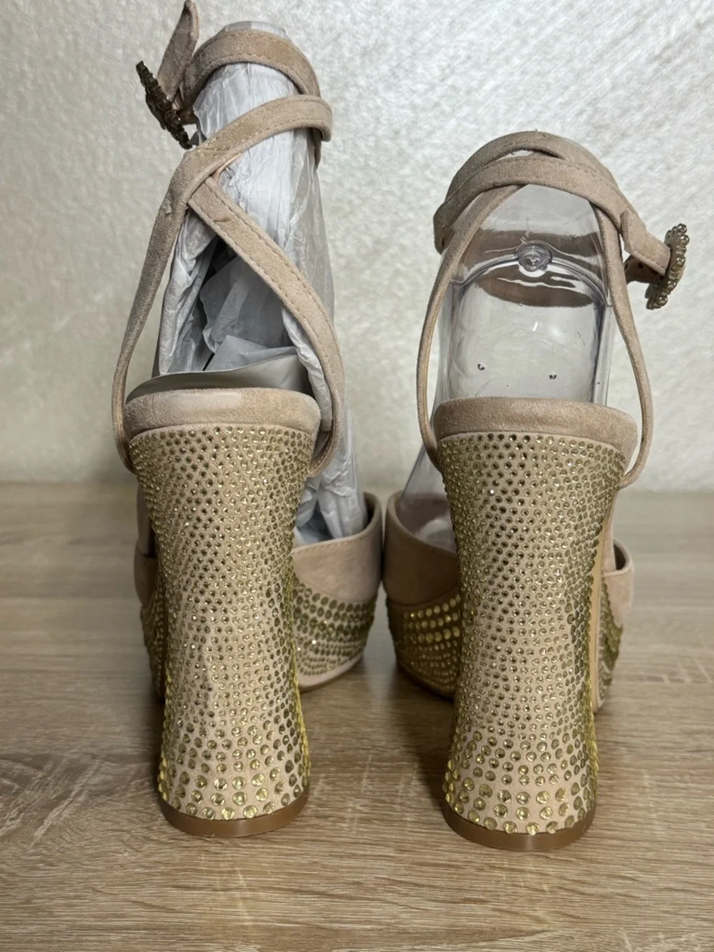 Vince Camuto Inna 9M Platform Jewel Embellishment Sandal Champagne Suede
